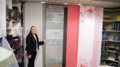 Flächenvorhang_Ausstellung_Ehniss_Nagold(1)
